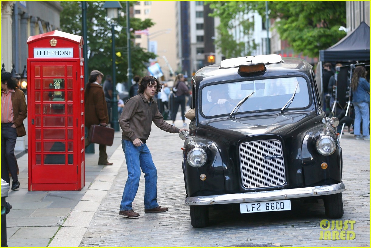 Tom Holland Hits the Streets of NYC to Film 'The Crowded Room'