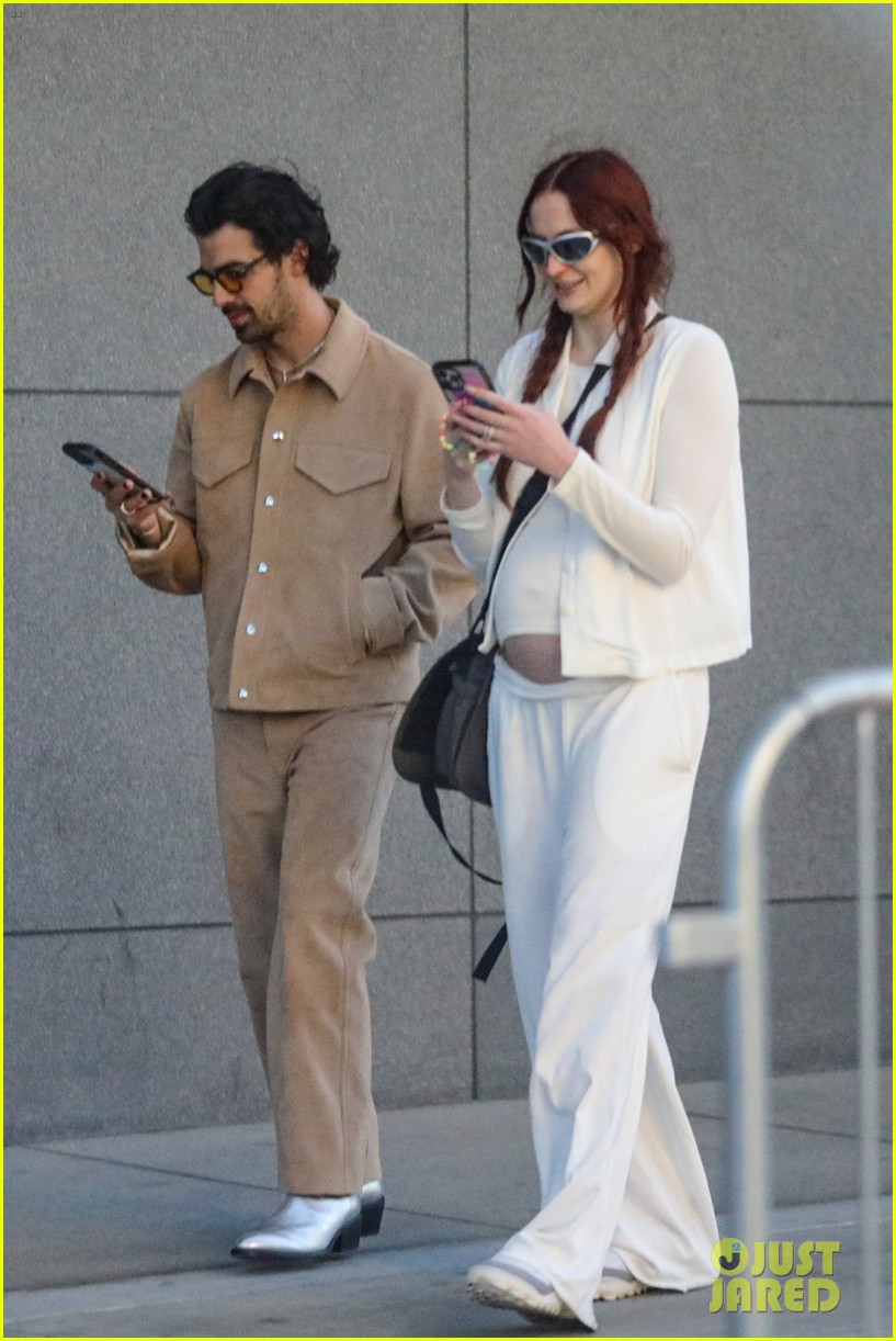 Joe Jonas Does Some Shopping with Pregnant Wife Sophie Turner