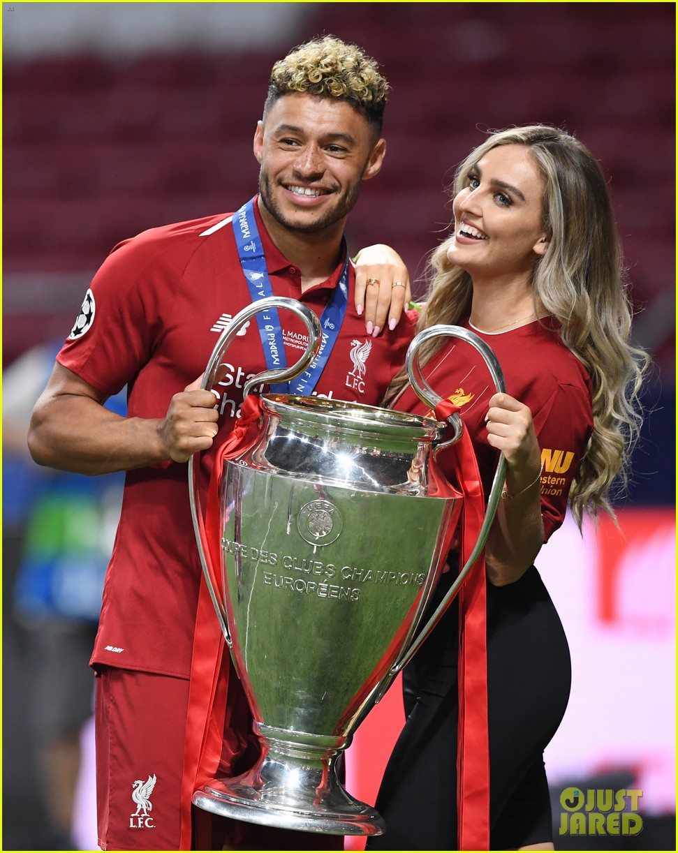 Perrie Edwards & Alex Oxlade-Chamberlain are Engaged!