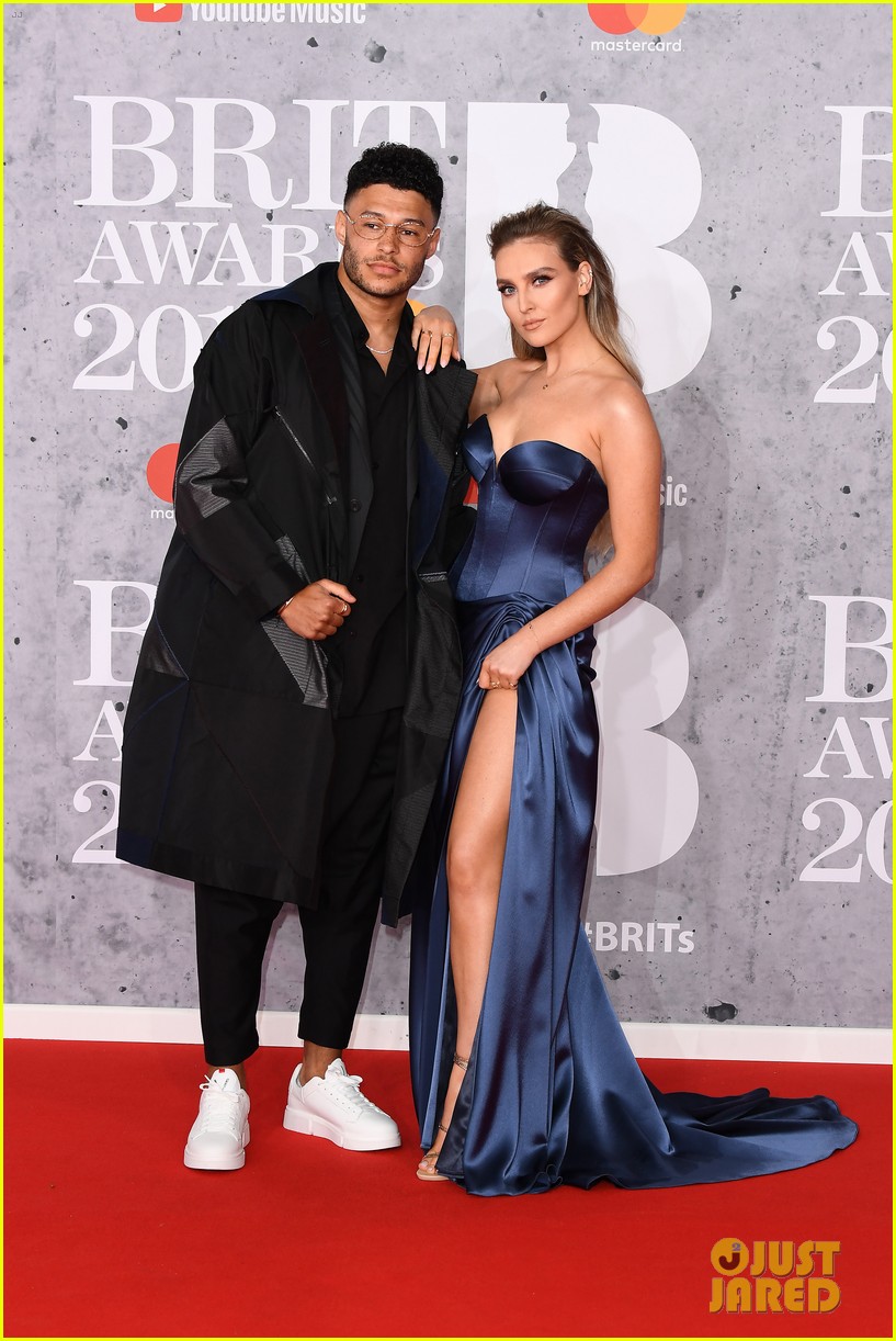 Perrie Edwards & Alex Oxlade-Chamberlain are Engaged!