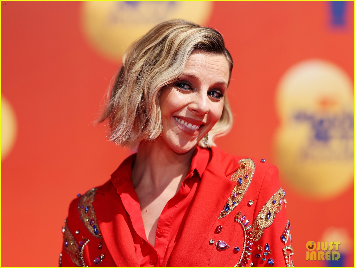 Sydney Sweeney Has A Stylish Mini Skirt Moment at MTV Movie & TV Awards 2022