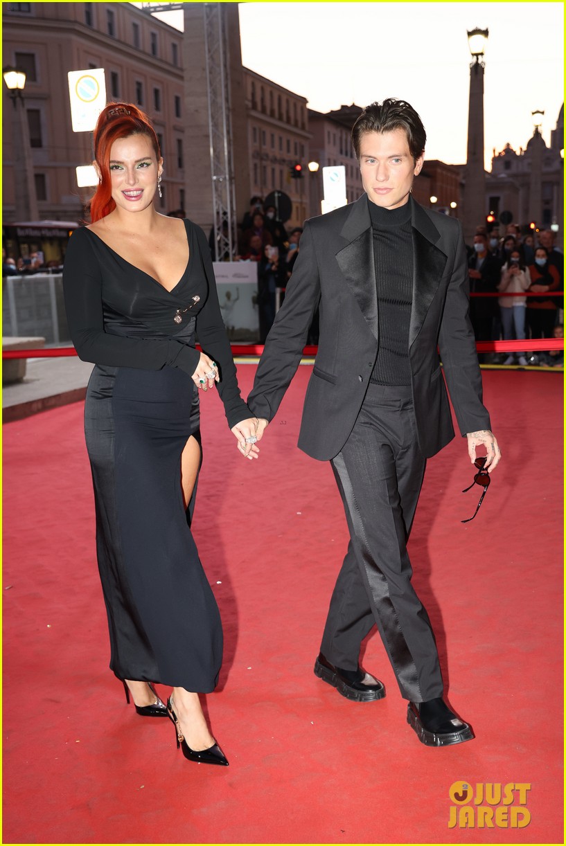 Bella Thorne Ends Engagement to Benjamin Mascolo