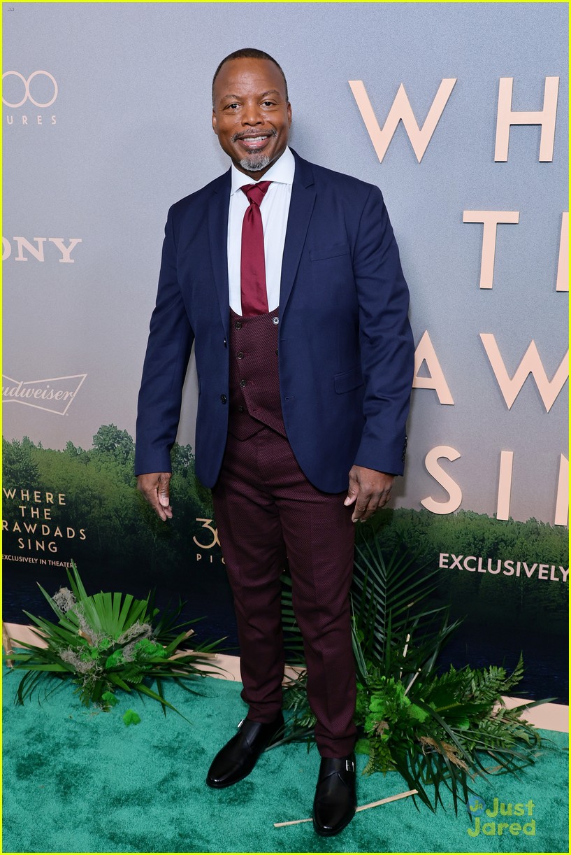 Harris Dickinson & Taylor John Smith Match in Gray Suits at 'Where the Crawdads Sing' Premiere