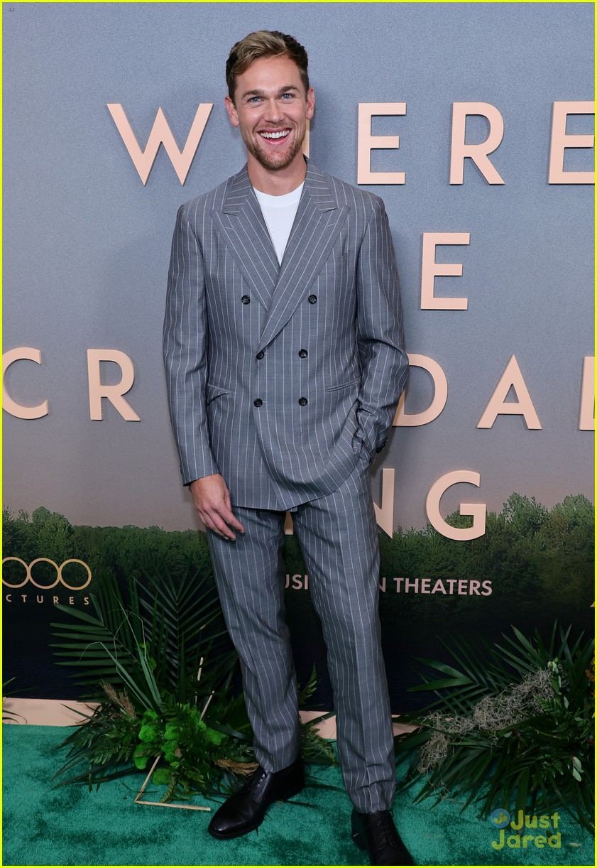 Harris Dickinson & Taylor John Smith Match in Gray Suits at 'Where the Crawdads Sing' Premiere