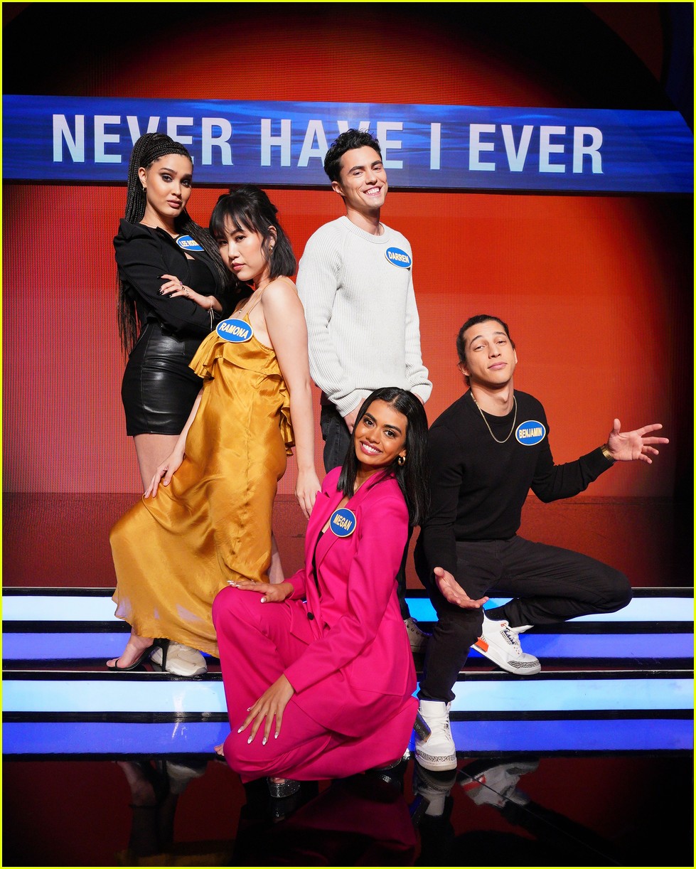 First Look at 'High School Musical' vs 'Never Have I Ever' on 'Celebrity Family Feud' (Photos)