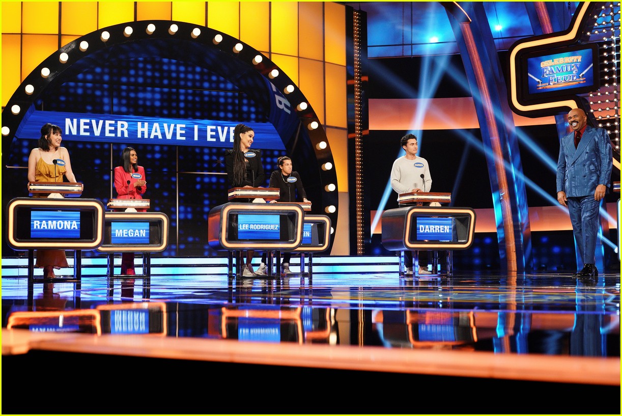 First Look at 'High School Musical' vs 'Never Have I Ever' on 'Celebrity Family Feud' (Photos)