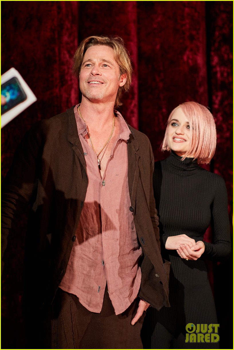Joey King Looks So Fierce with Short Pink Hair in Berlin!
