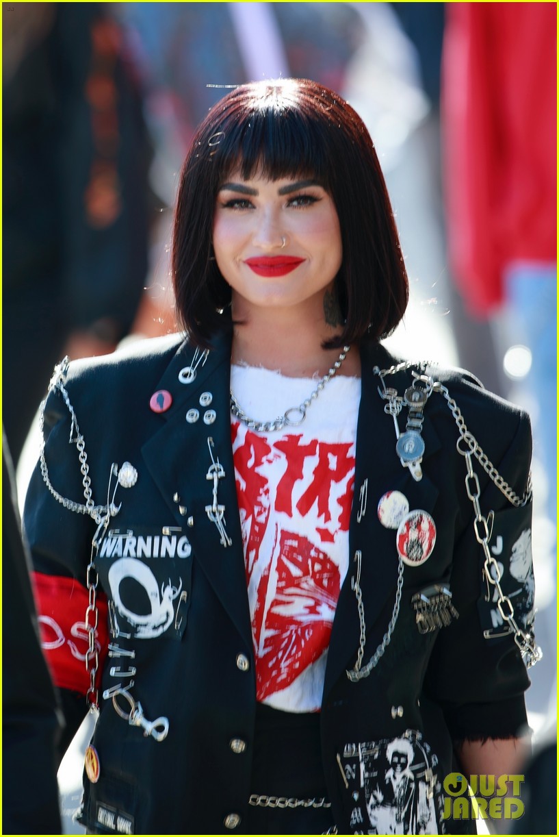 Demi Lovato Wears Wig with Bangs to Cover Facial Injury at 'Kimmel' Studio
