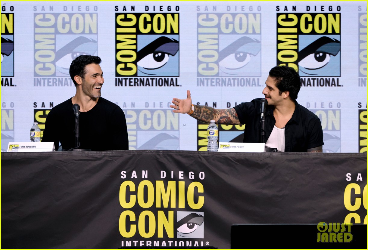 Tyler Posey & Tyler Hoechlin Welcome Sarah Michelle Gellar to the 'Teen Wolf' Family at Comic-Con