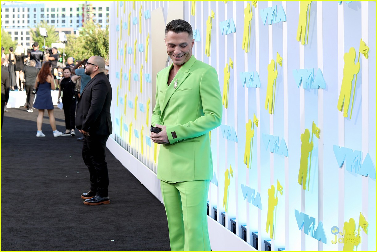 Dylan O'Brien & Colton Haynes are 'Teen Wolf' Studs at MTV VMAs 2022