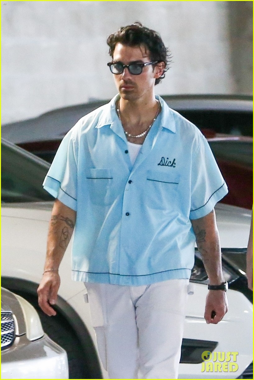 Joe Jonas & Sophie Turner Spend the Day Shopping Together in Miami