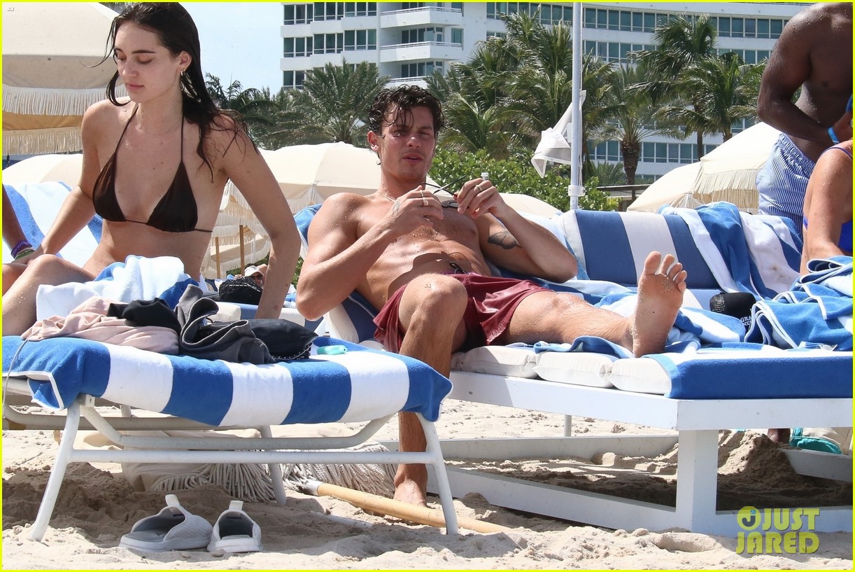 Shawn Mendes Spotted Shirtless at the Beach Ahead of 24th Birthday!