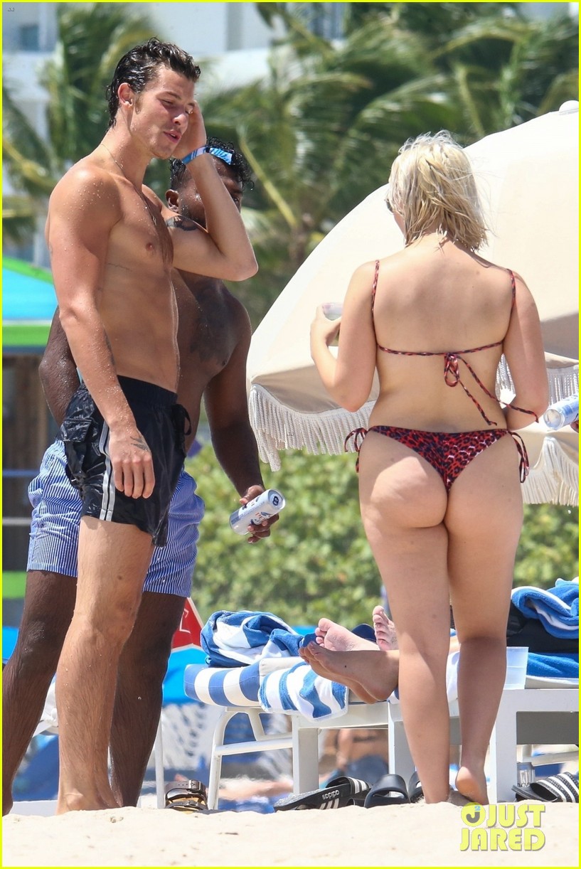 Shawn Mendes Spotted at the Beach in Miami - See the New Shirtless Photos!