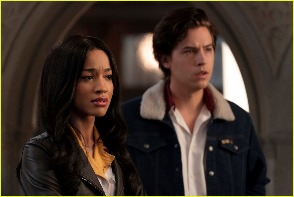 Roberto Aguirre-Sacasa Talks 'Riverdale' Season 6 Finale Time Jump