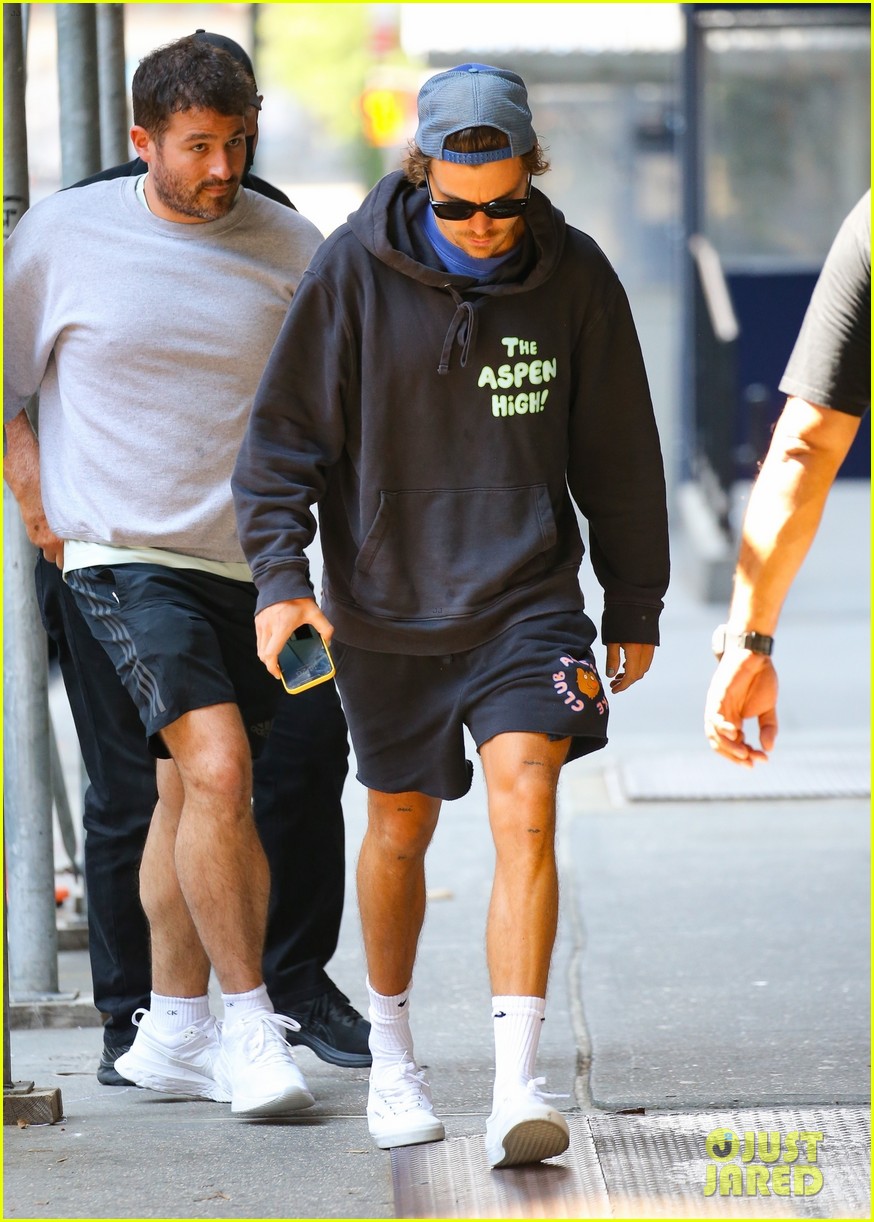 Harry Styles Spends the Day with Friends Ahead of His 'Love On' Concert in NYC