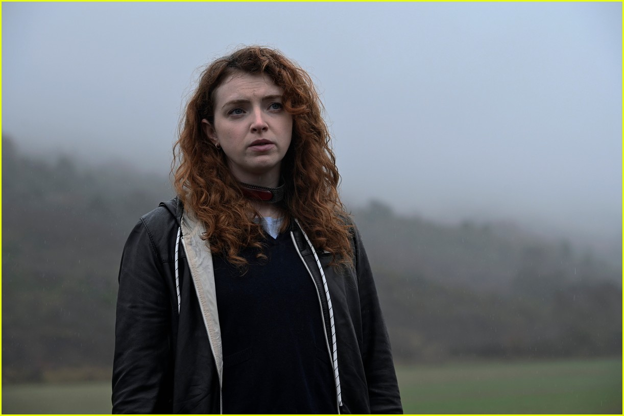 Sisi Stringer & Daniela Nieves Star In 'Vampire Academy' Trailer - Watch Now!