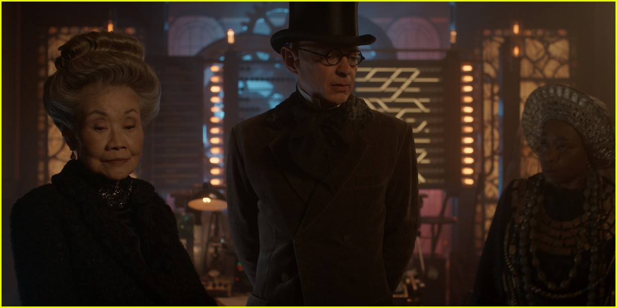 Sisi Stringer & Daniela Nieves Star In 'Vampire Academy' Trailer - Watch Now!