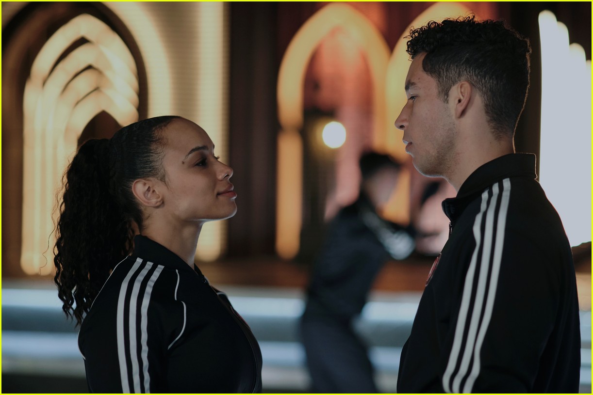 Sisi Stringer & Daniela Nieves Star In 'Vampire Academy' Trailer - Watch Now!