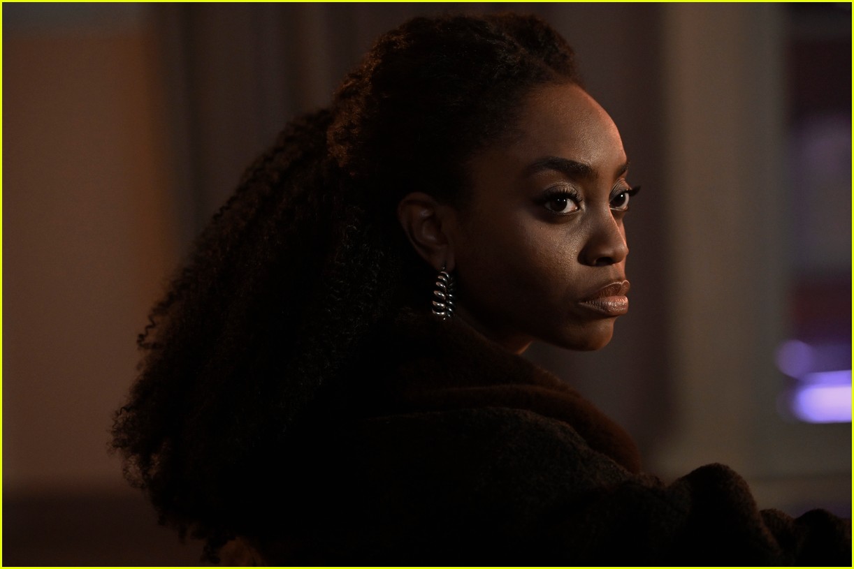 Sisi Stringer & Daniela Nieves Star In 'Vampire Academy' Trailer - Watch Now!