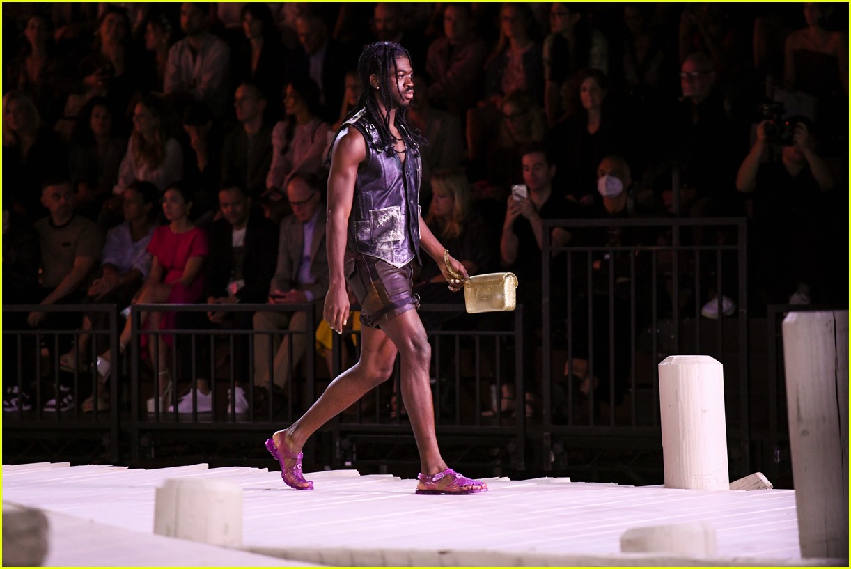 'XO, Kitty' Stars Anna Cathcart & Anthony Keyvan Attend Coach Fashion Show