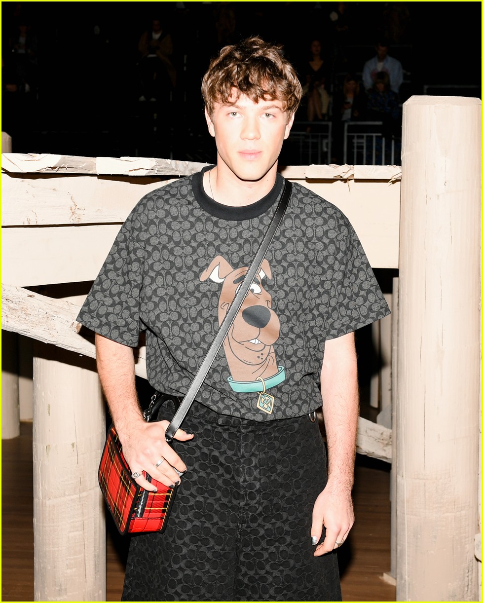 'XO, Kitty' Stars Anna Cathcart & Anthony Keyvan Attend Coach Fashion Show