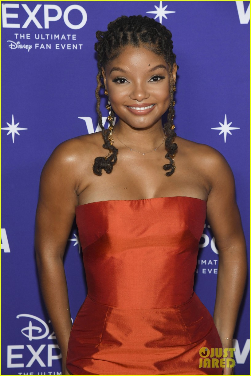Rachel Zegler Debuts First Look at 'Snow White' During D23 Expo 2022