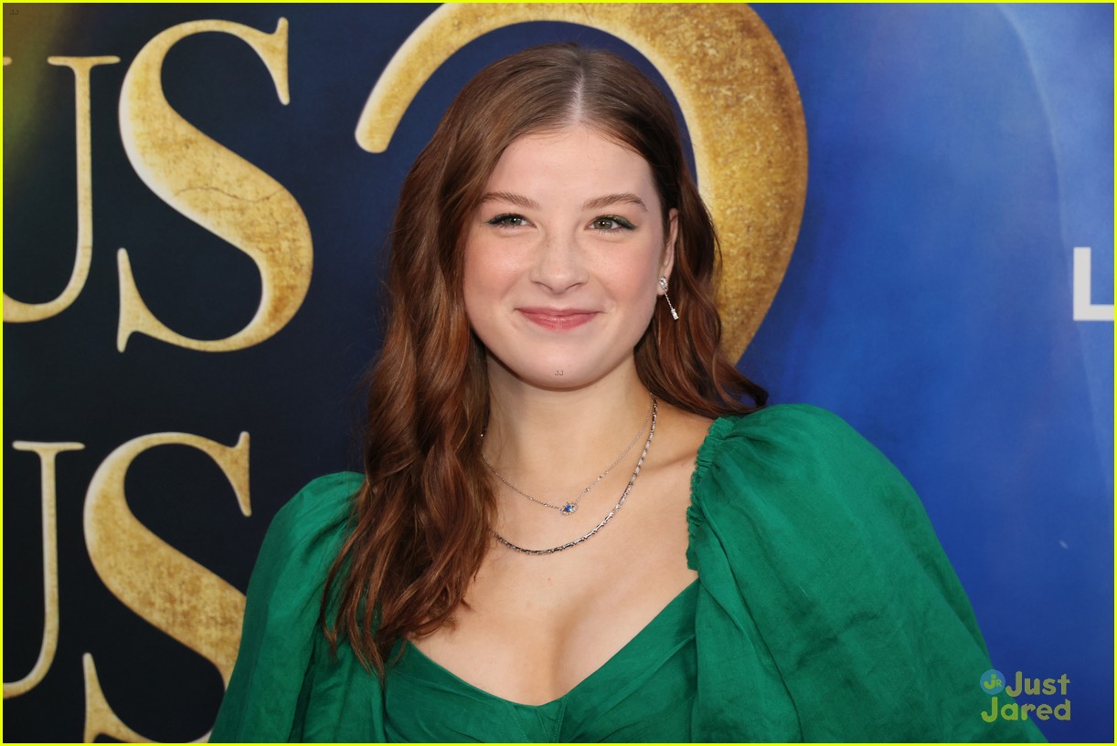 Whitney Peak, Belissa Escobedo, Froy Gutierrez & More Attend 'Hocus Pocus 2' Premiere