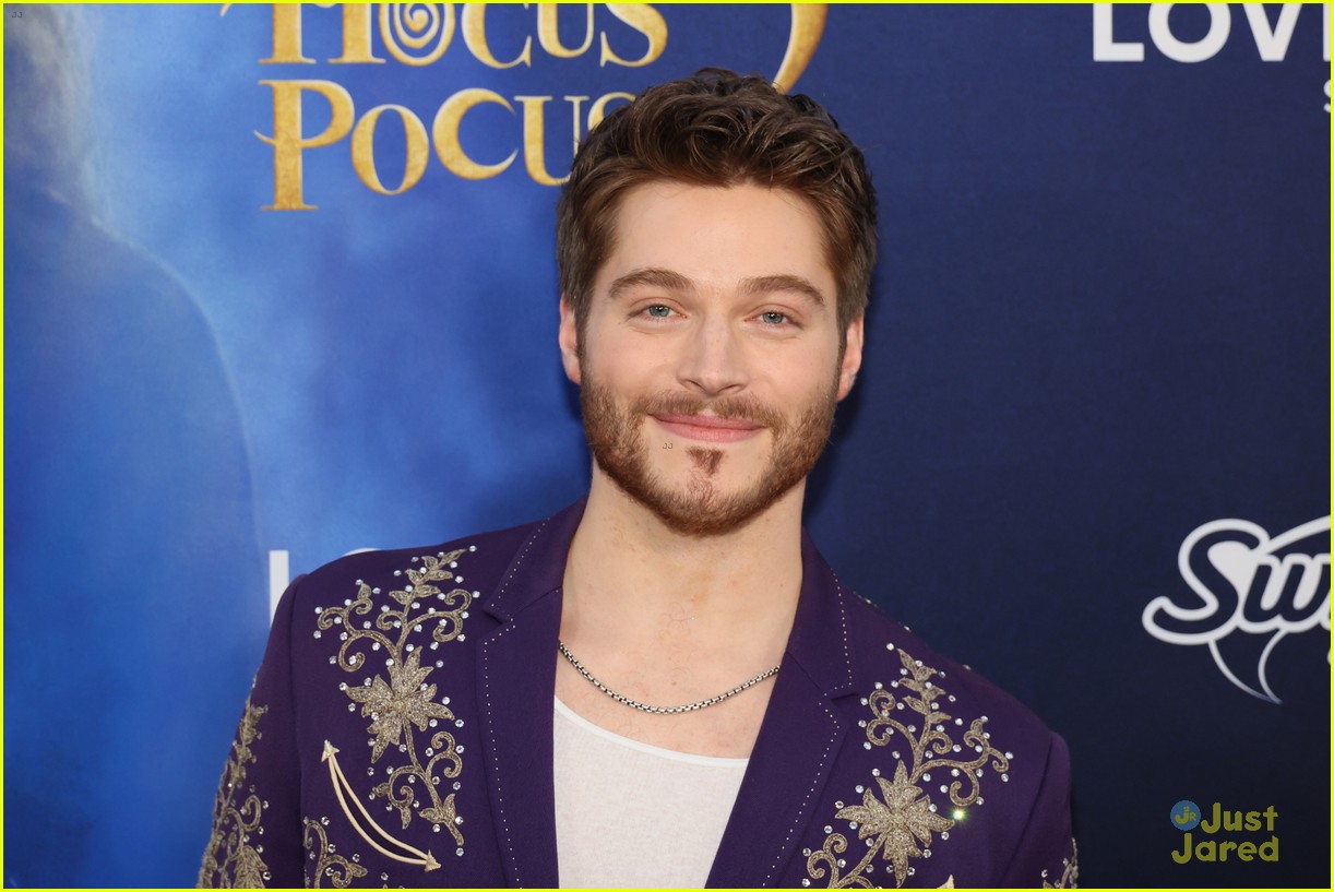 Whitney Peak, Belissa Escobedo, Froy Gutierrez & More Attend 'Hocus Pocus 2' Premiere