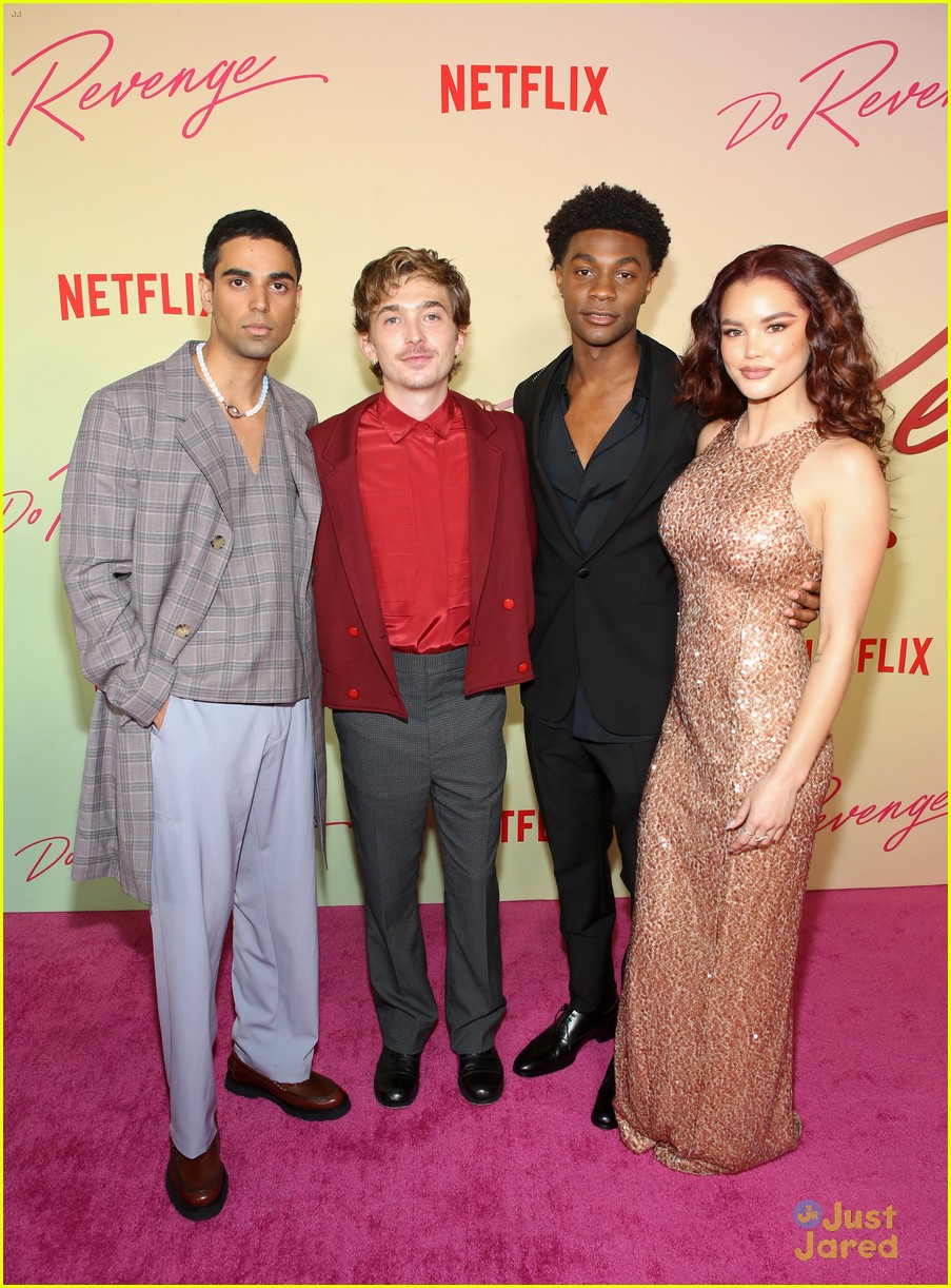 Camila Mendes, Maya Hawke, Sophie Turner & More Premiere New Movie 'Do Revenge'