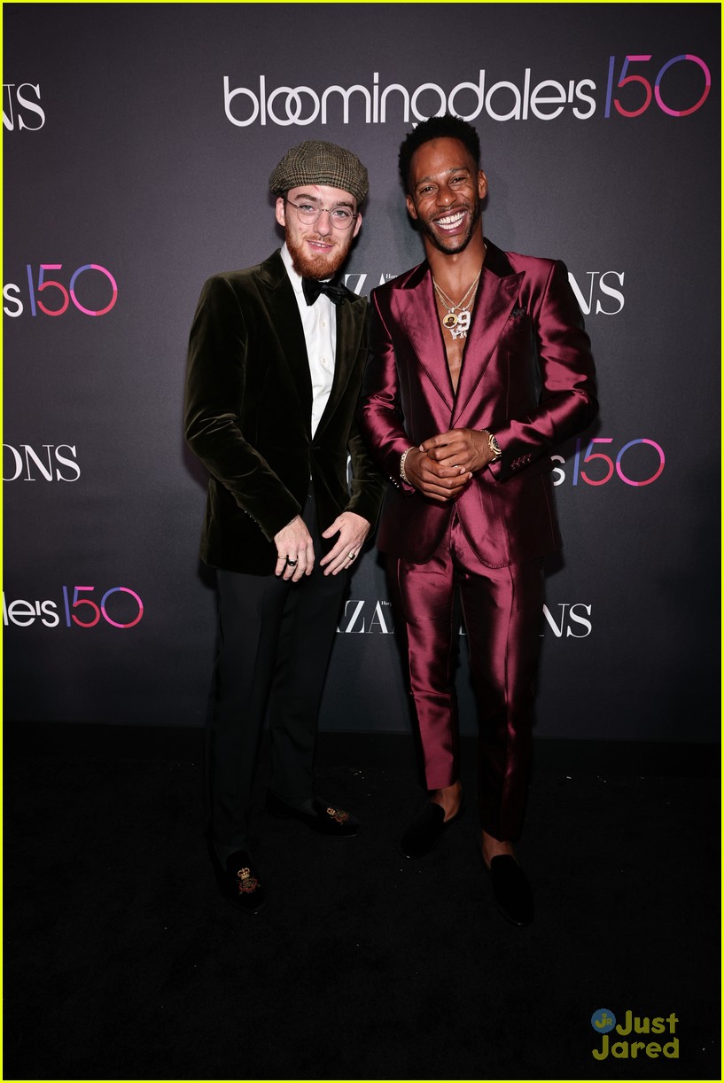 Sabrina Carpenter, Dove Cameron & More Attend Harper's Bazaar's Global Icons Party