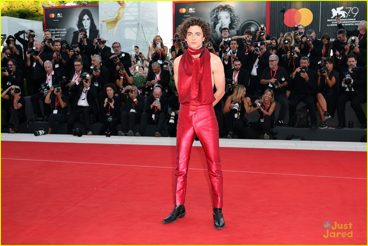 Timothee Chalamet's Back Was the Talk of the Town at 'Bones & All' Venice Film Festival Premiere