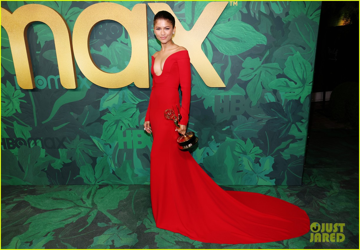 Zendaya, Sydney Sweeney, & More 'Euphoria' Stars Attend HBO's Emmys After Party!