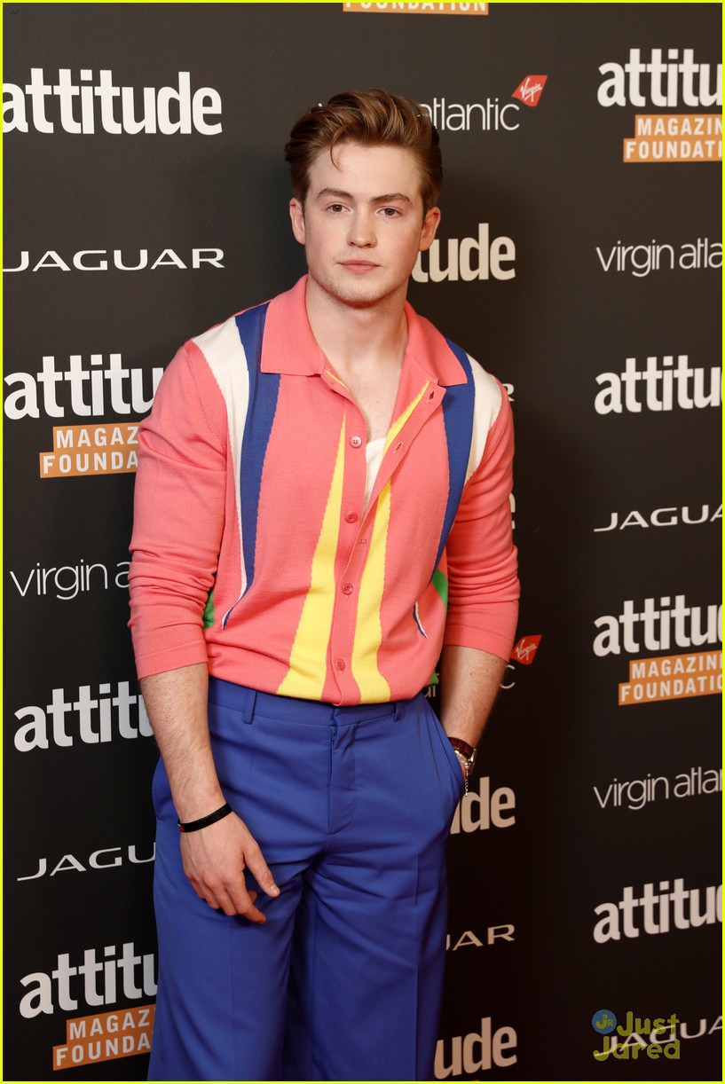'Heartstopper' Stars & Perrie Edwards Attend Attitude Awards 2022