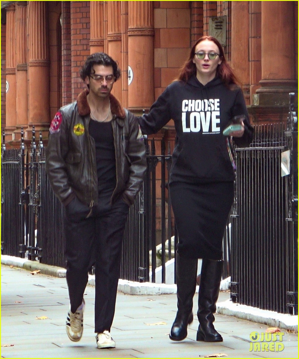 Sophie Turner Decides to 'Choose Love' During London Outing with Joe Jonas (Photos)