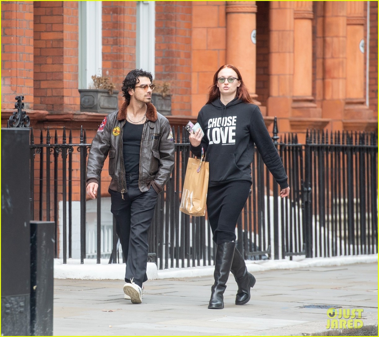 Sophie Turner Decides to 'Choose Love' During London Outing with Joe Jonas (Photos)