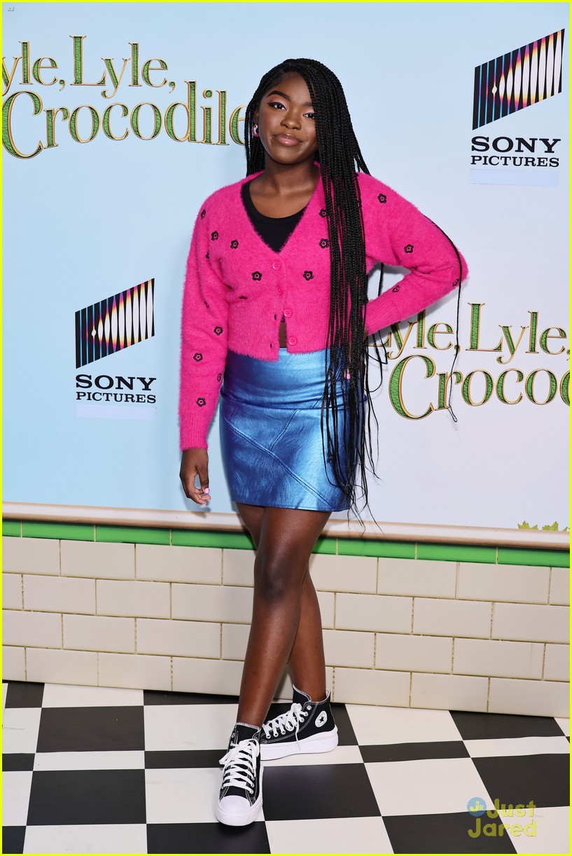 Shawn Mendes, Constance Wu & Winslow Fegley Premiere New Movie 'Lyle, Lyle, Crocodile'