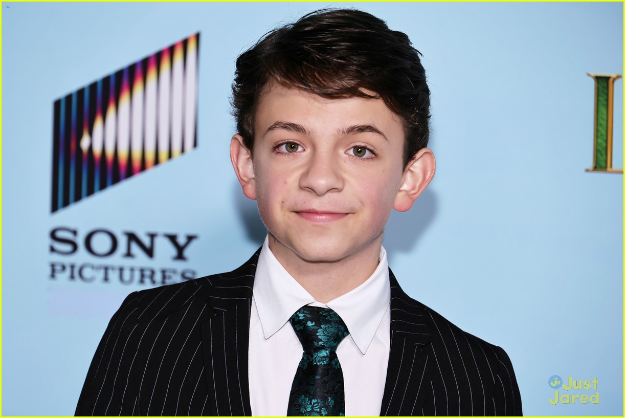 Shawn Mendes, Constance Wu & Winslow Fegley Premiere New Movie 'Lyle, Lyle, Crocodile'