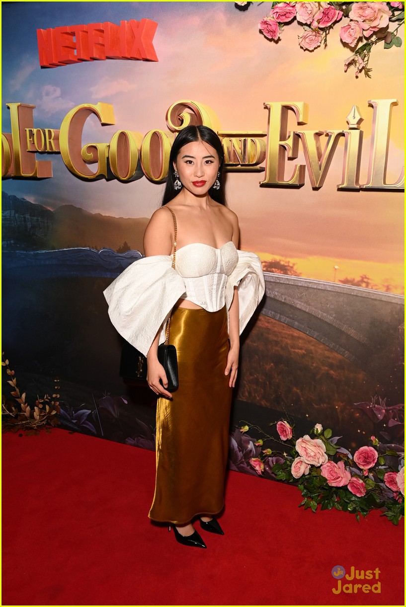 Sofia Wylie Points Out What's On Freya Parks' Dress at 'School For Good & Evil' Premiere