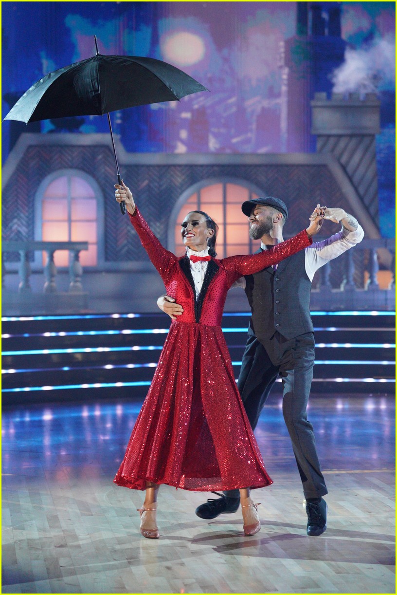 Tyra Banks Messes Up Another Name on 'Dancing With The Stars'