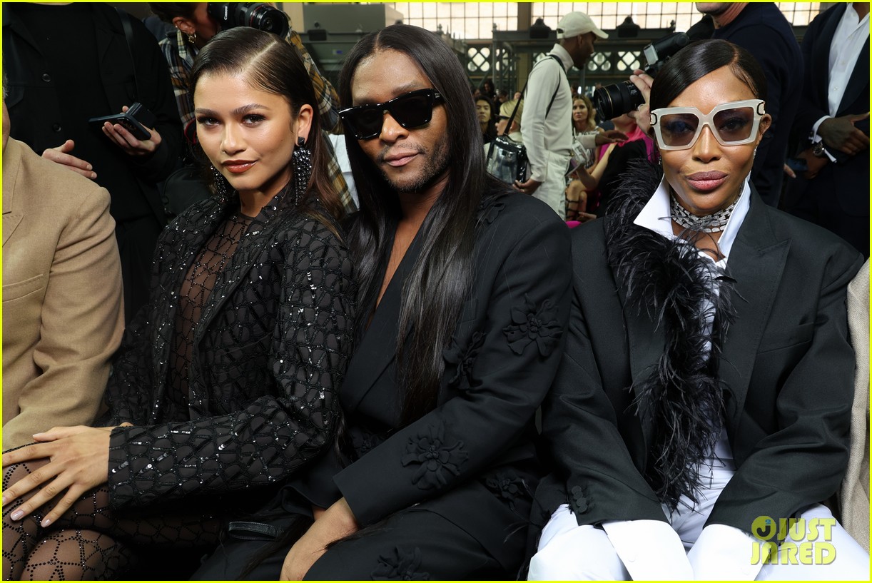 Zendaya Rocks A Bold Look For Valentino's Paris Fashion Week Show