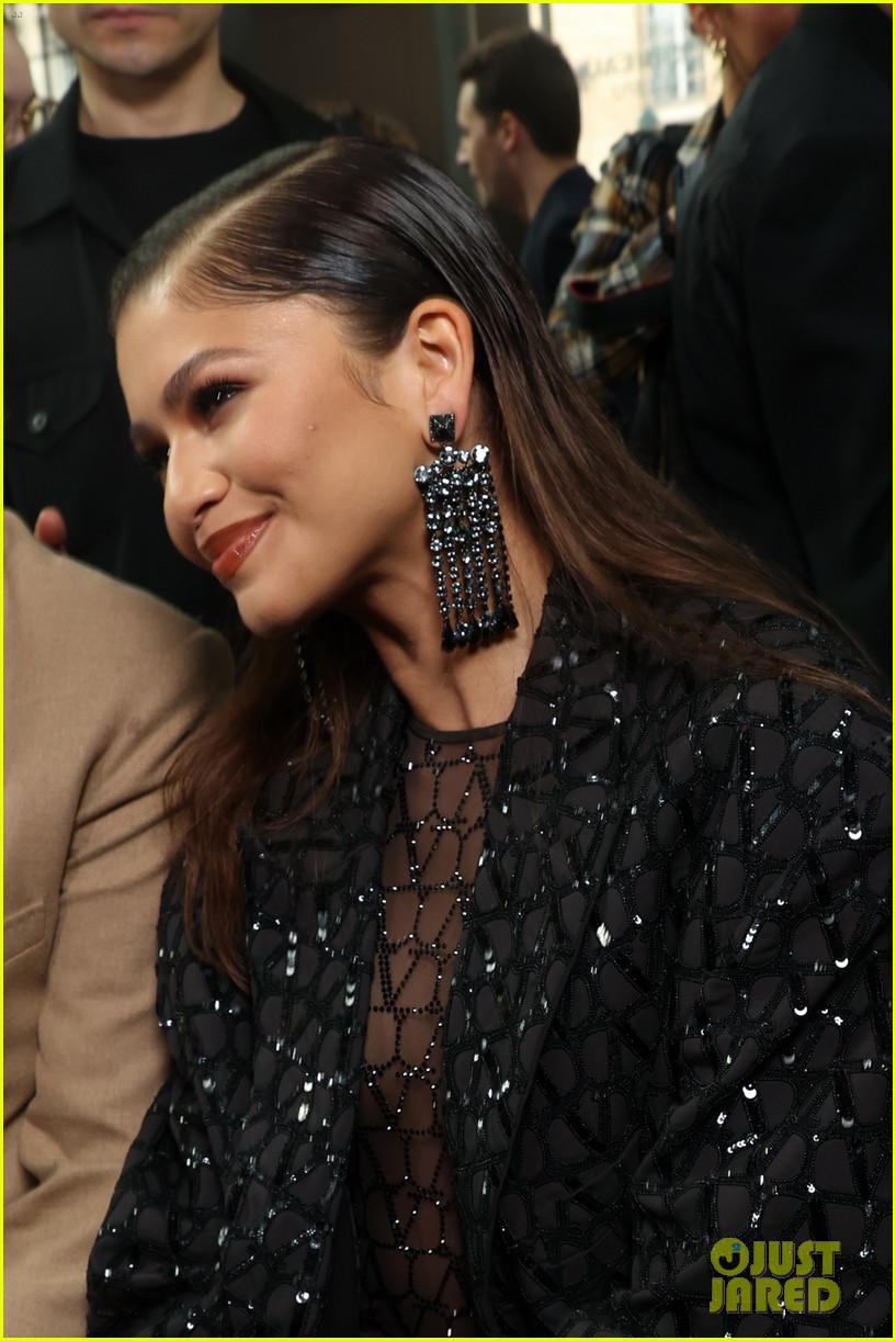 Zendaya Rocks A Bold Look For Valentino's Paris Fashion Week Show