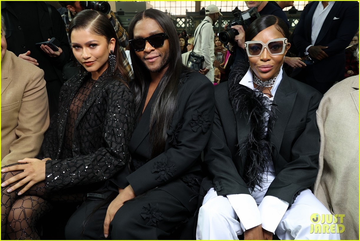 Zendaya Rocks A Bold Look For Valentino's Paris Fashion Week Show