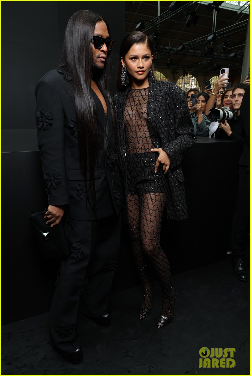 Zendaya Rocks A Bold Look For Valentino's Paris Fashion Week Show