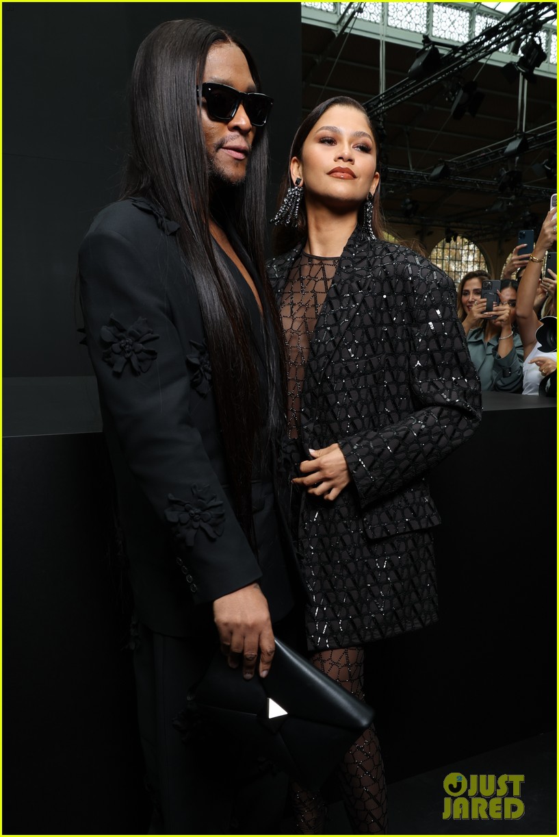 Zendaya Rocks A Bold Look For Valentino's Paris Fashion Week Show