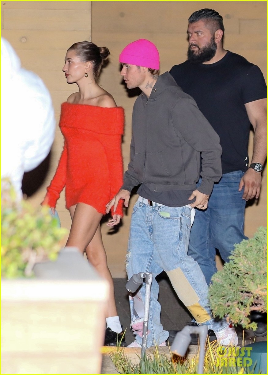 Justin & Hailey Bieber Have a Sushi Date With Kendall Jenner & Justine Skye