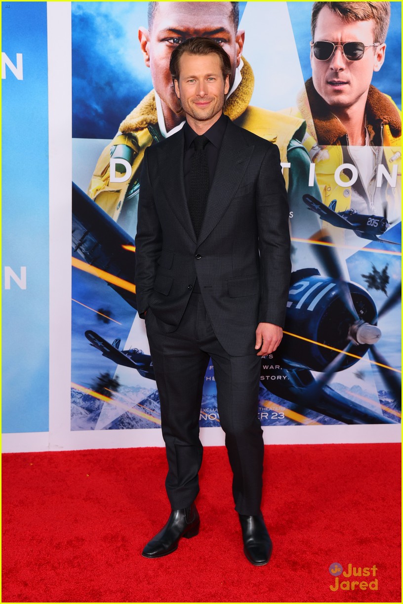 BFFs Joe Jonas, Daren Kagasoff & Spencer Neville Suit Up for 'Devotion' Premiere