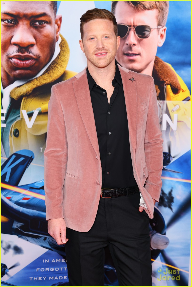 BFFs Joe Jonas, Daren Kagasoff & Spencer Neville Suit Up for 'Devotion' Premiere