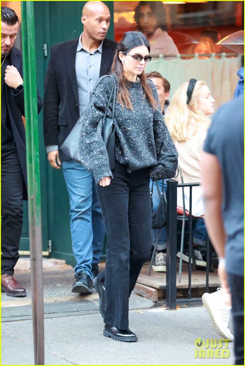 Kendall Jenner Steps Out For A Lunch Date With Sister Kylie in New York