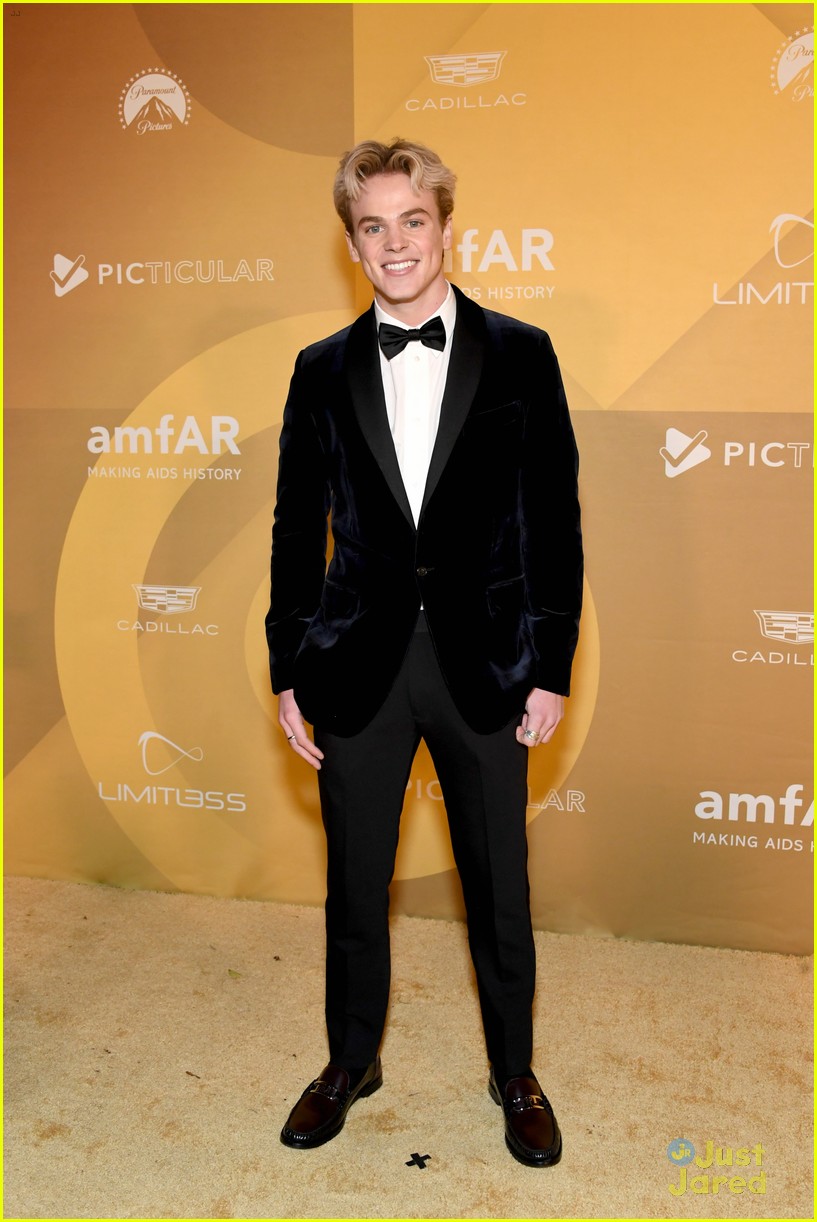 Madison Beer, Alexis Ren & Chris Olsen Go Glam for amfAR Gala Los Angeles