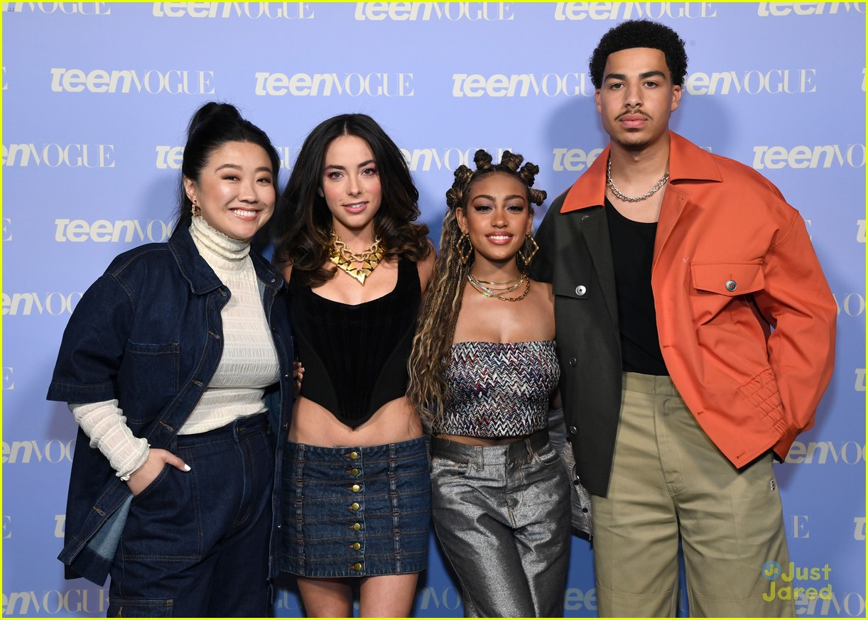 Sabrina Carpenter, Xochitl Gomez, Lexi Underwood & More Attend Teen Vogue Summit